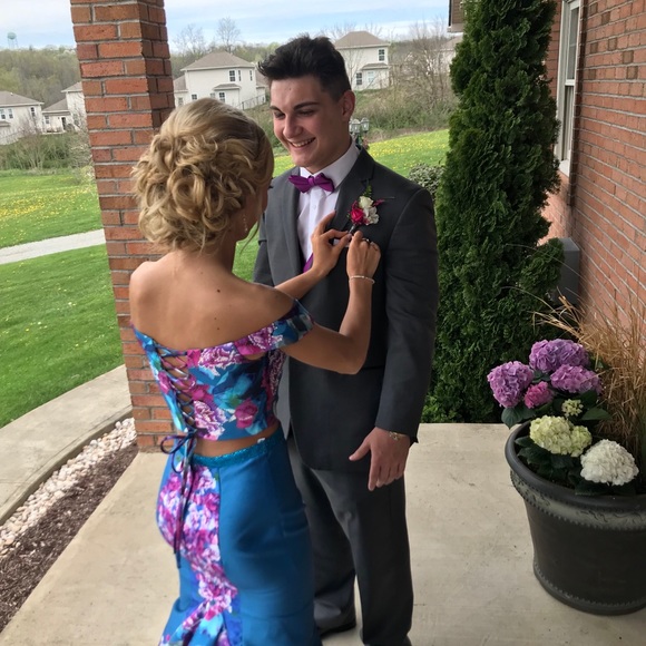 Ellie Wilde prom dress - Picture 2 of 4